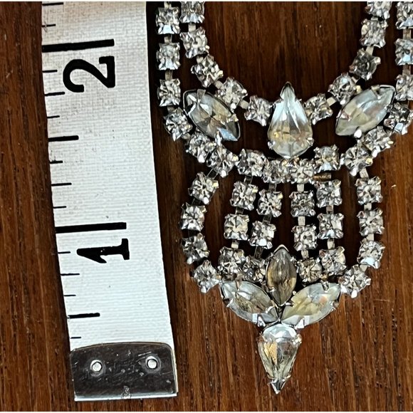 Vintage Rhinestone Bib Necklace With Statement Pendant 7" Drop Elegant Design - Picture 7 of 10